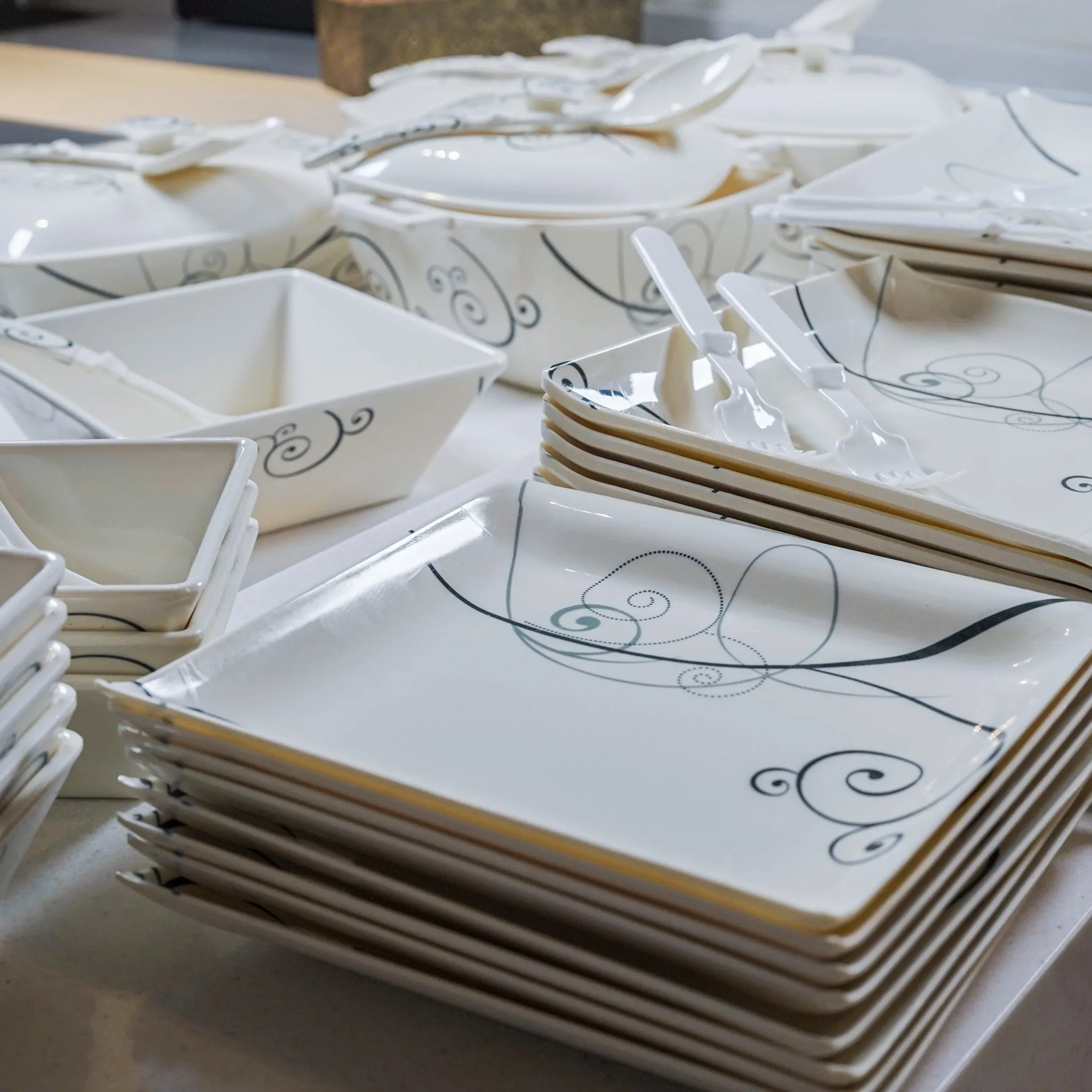 85 Royal Excellence Dinnerware