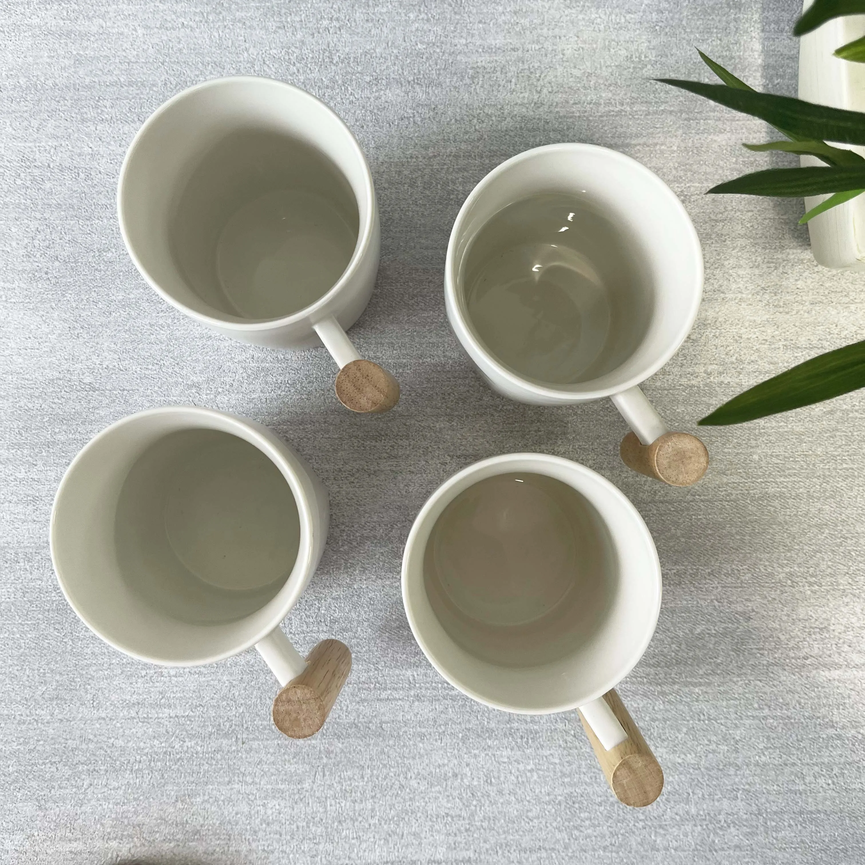 Ceramic White Cup with Bamboo Handle and Removable Lid (480ml)