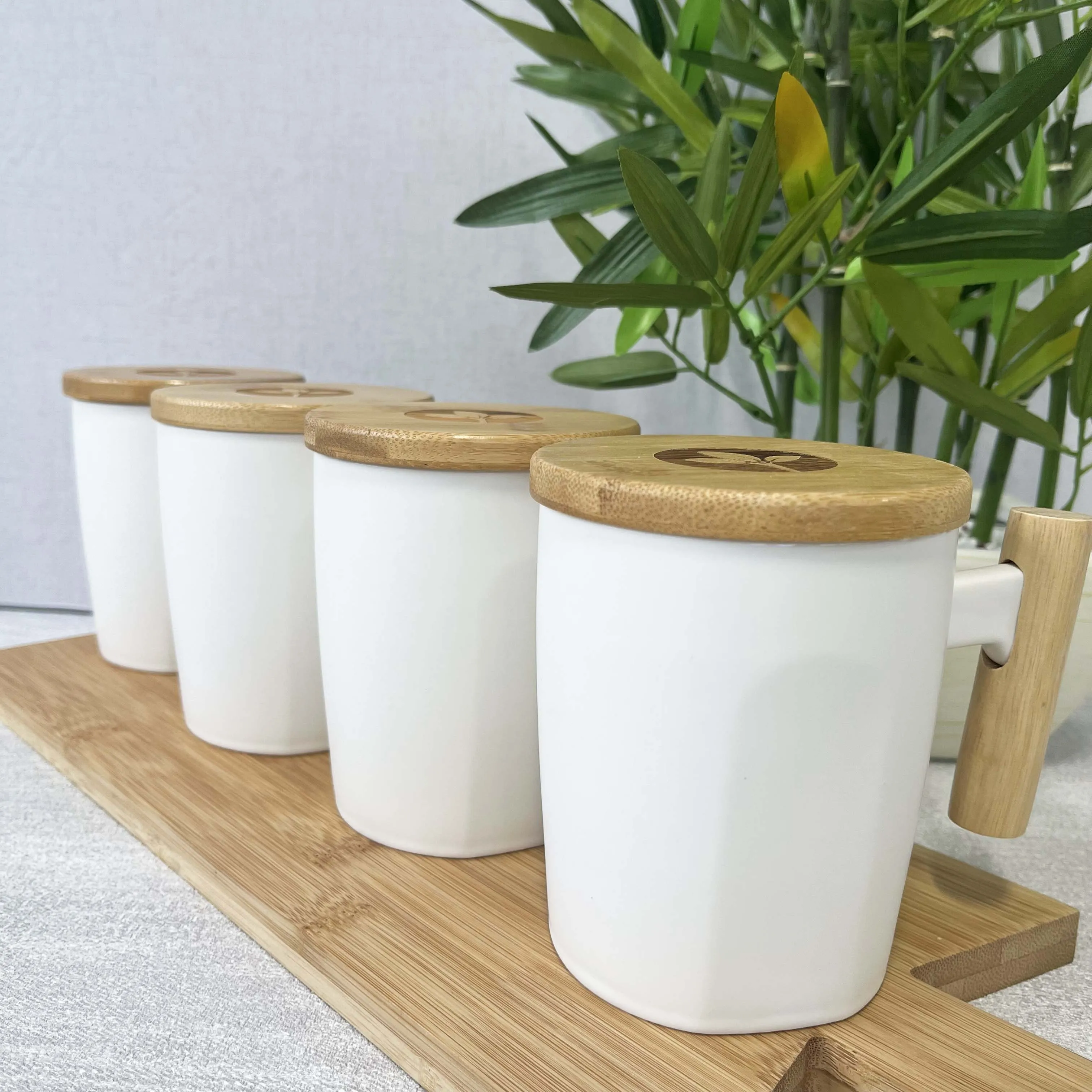 Ceramic White Cup with Bamboo Handle and Removable Lid (480ml)