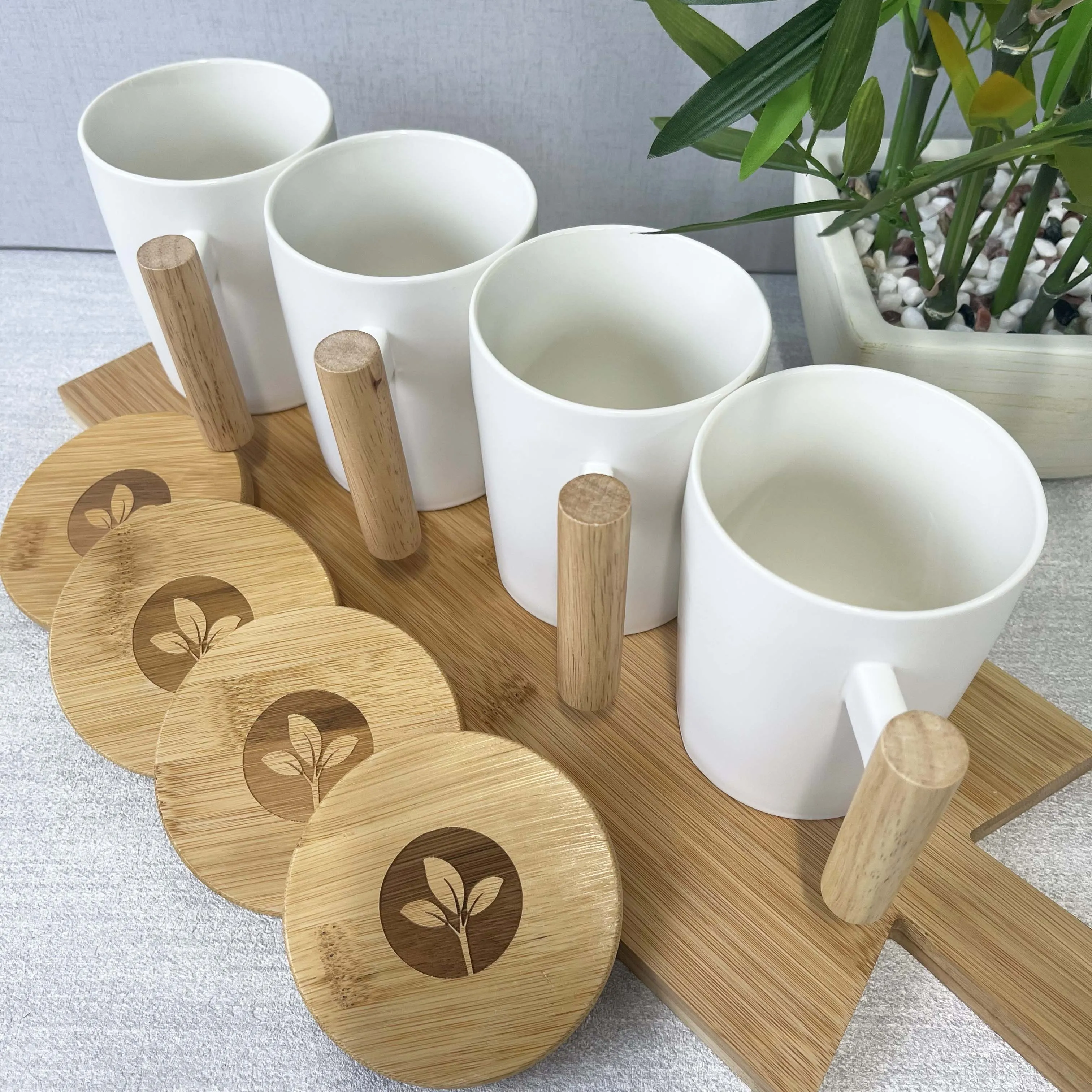 Ceramic White Cup with Bamboo Handle and Removable Lid (480ml)