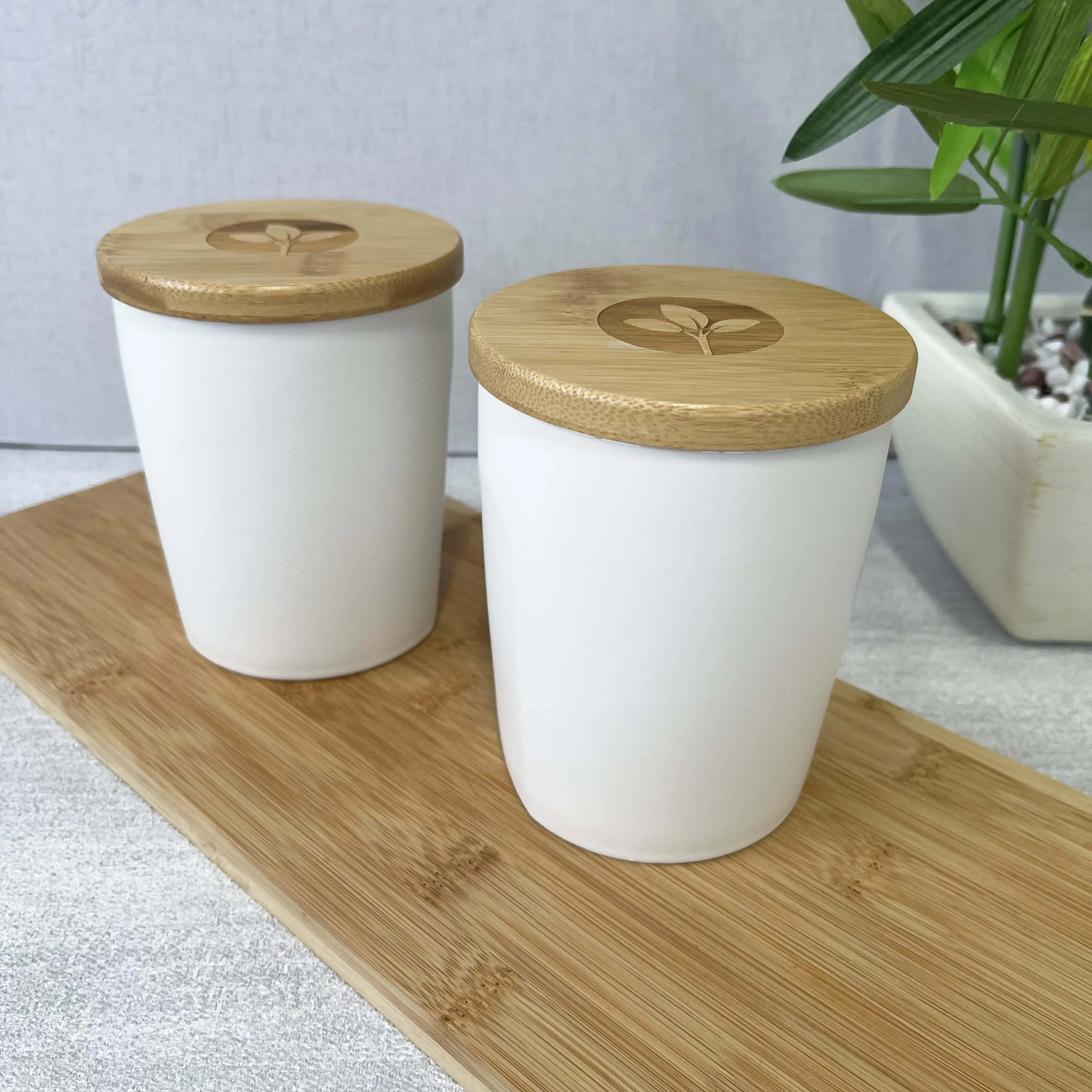 Ceramic White Cup with Bamboo Handle and Removable Lid (480ml)