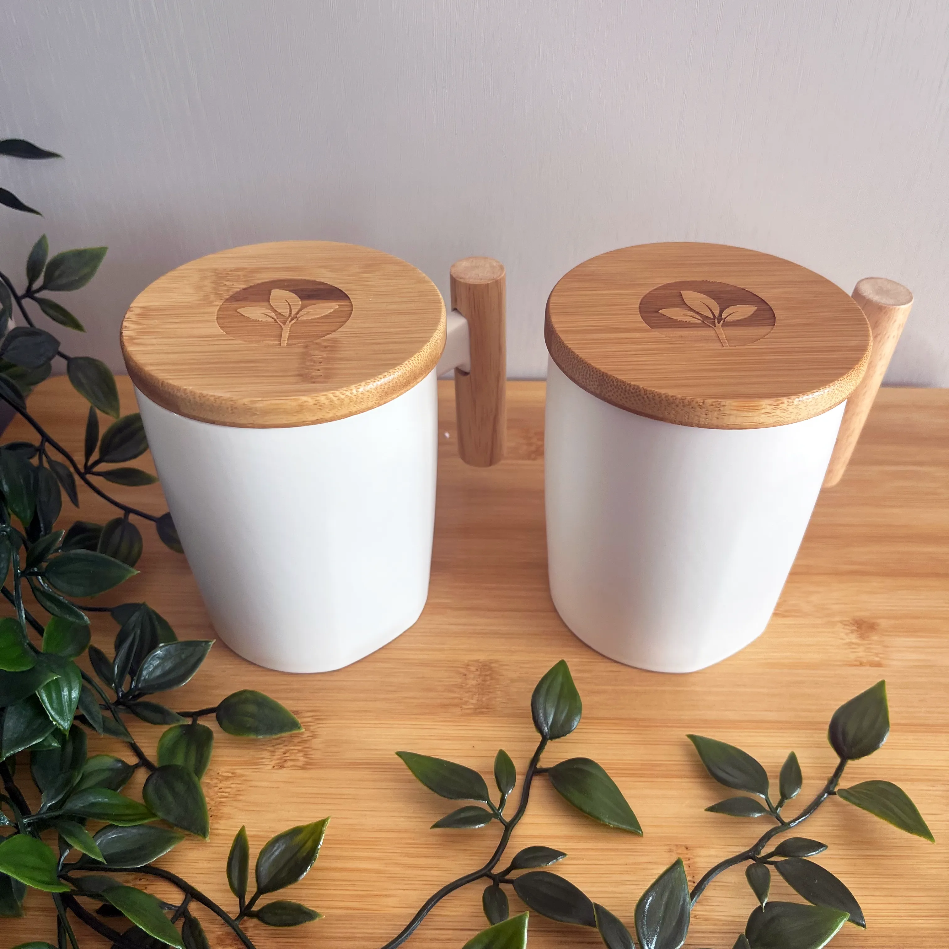 Ceramic White Cup with Bamboo Handle and Removable Lid (480ml)