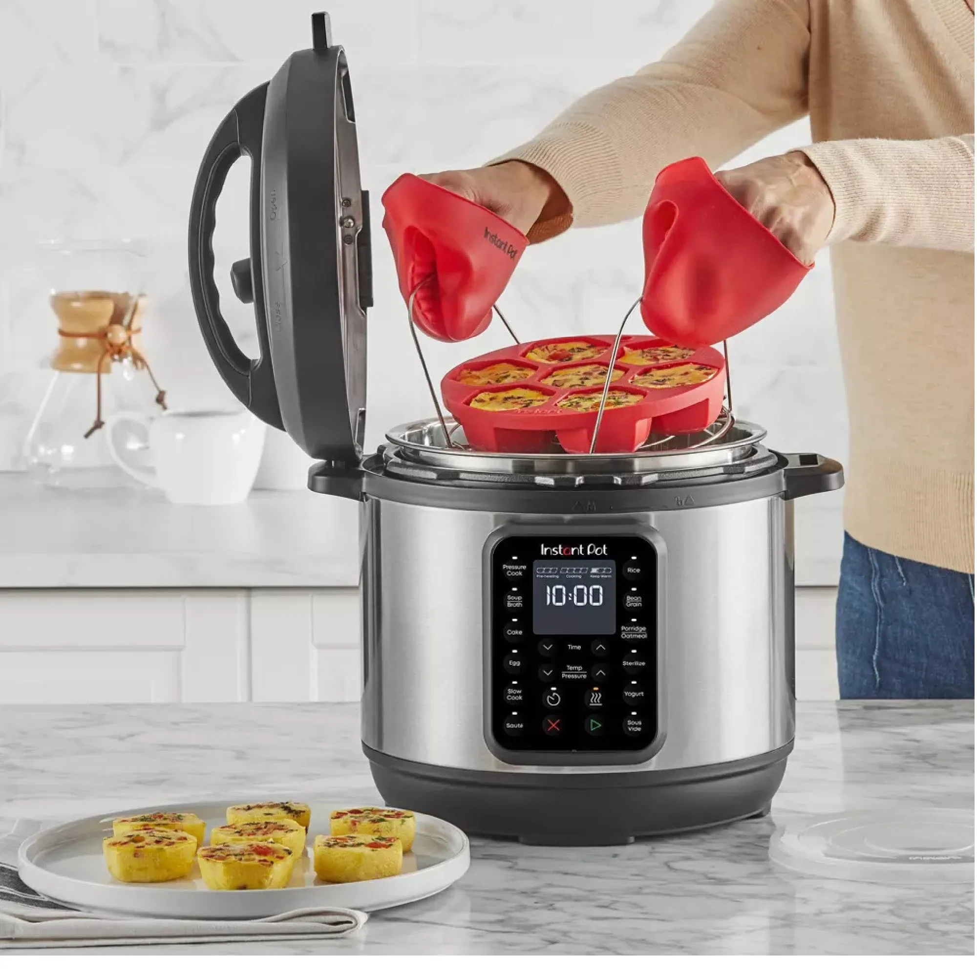 Instant 90571185 Pot 6qt 9-in-1 Pressure Cooker Bundle