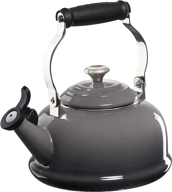 Le Creuset Whistling Kettle, 1.7 Qt. w/ Stainless Steel Knob