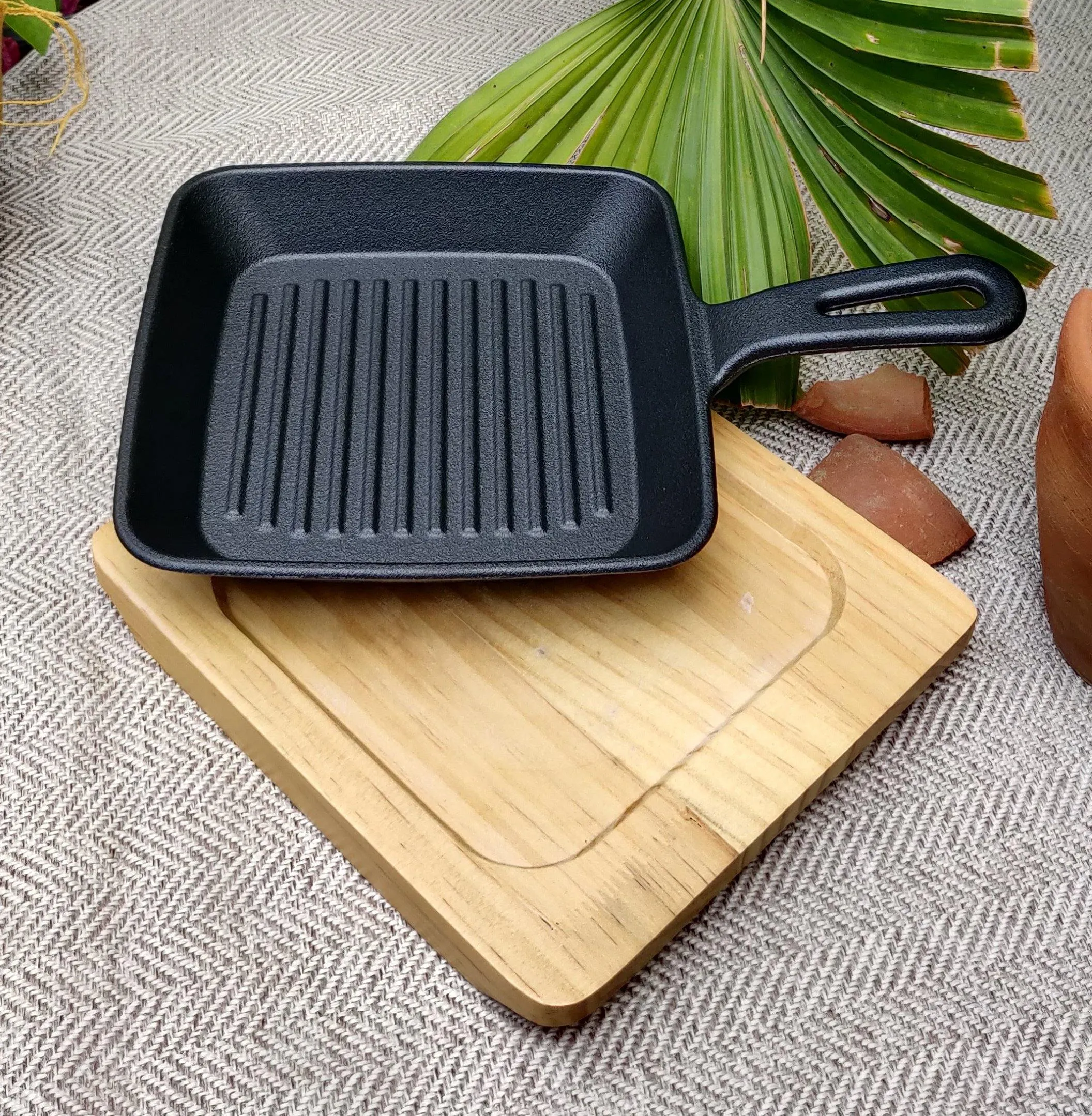 Square Cast Iron Plate Sizzler With Wooden Base | MK