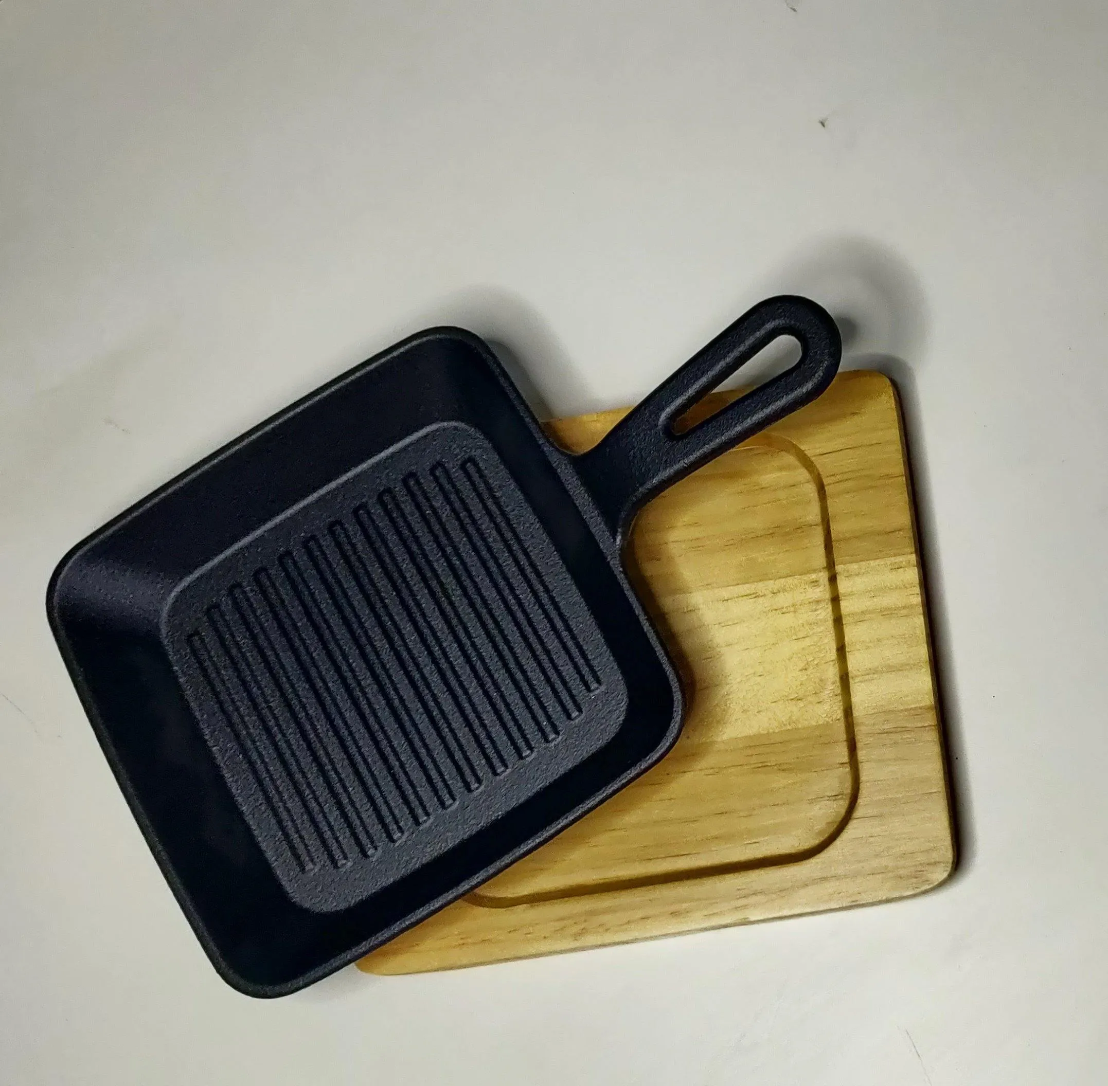 Square Cast Iron Plate Sizzler With Wooden Base | MK