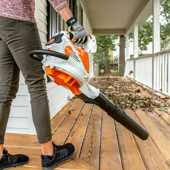 Stihl | SHA 56 Battery-Powered Shredder Vac | w/ AL 101 and AK 20 (SA02 200 0011)